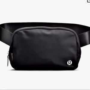 Lululemon Everywhere Belt Bag - Black